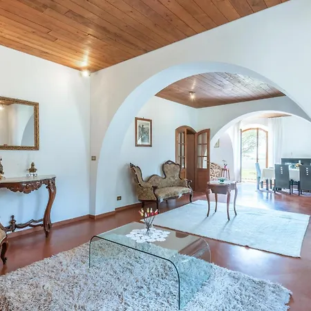 Сasa de vacaciones Gorgeous In Monteroni Darbia With Kitchen Monteroni dʼArbia