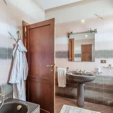 Gorgeous In Monteroni Darbia With Kitchen Holiday home